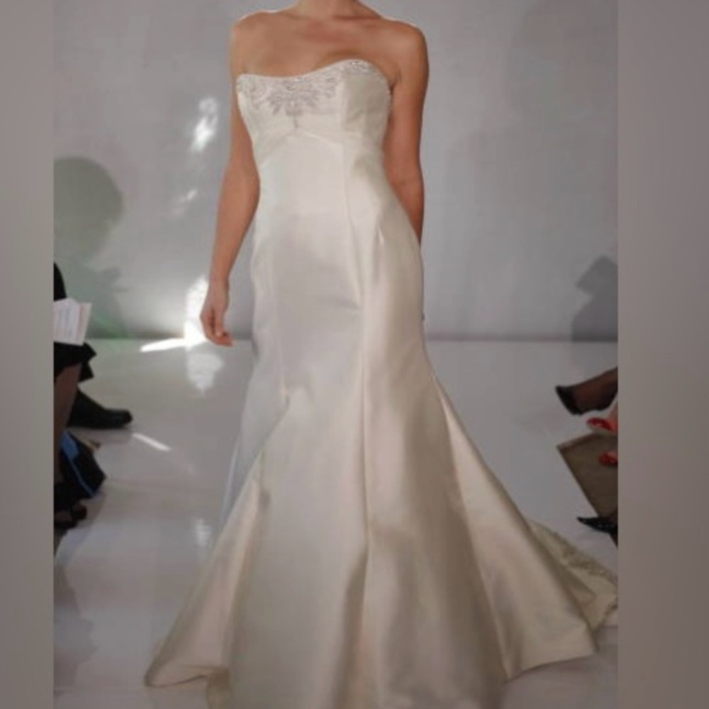 RIVINI Gown + Veil by Erin Cole - Picture 9 of 12